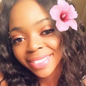 Meet your Posher, Shacoya